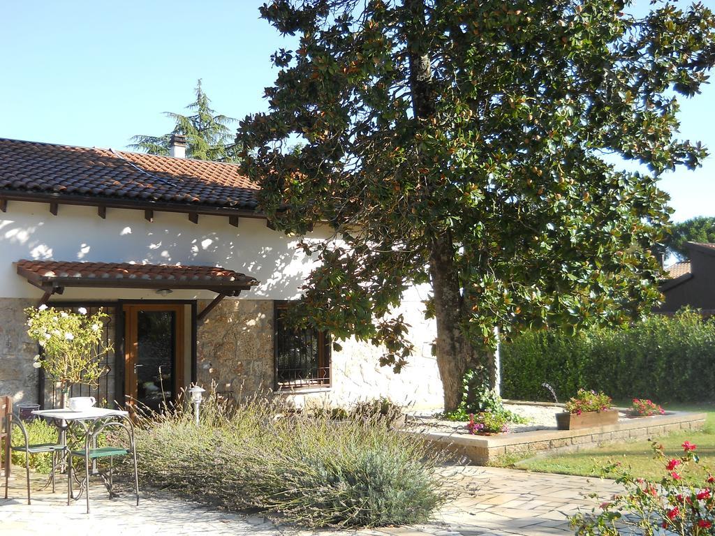 Nostra Signora Del Lago Ronciglione  Exteriör bild